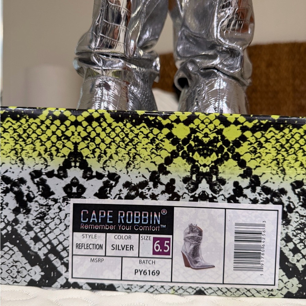 Cape Robbin Metallic Silver Western Boots - Picture 2 of 7